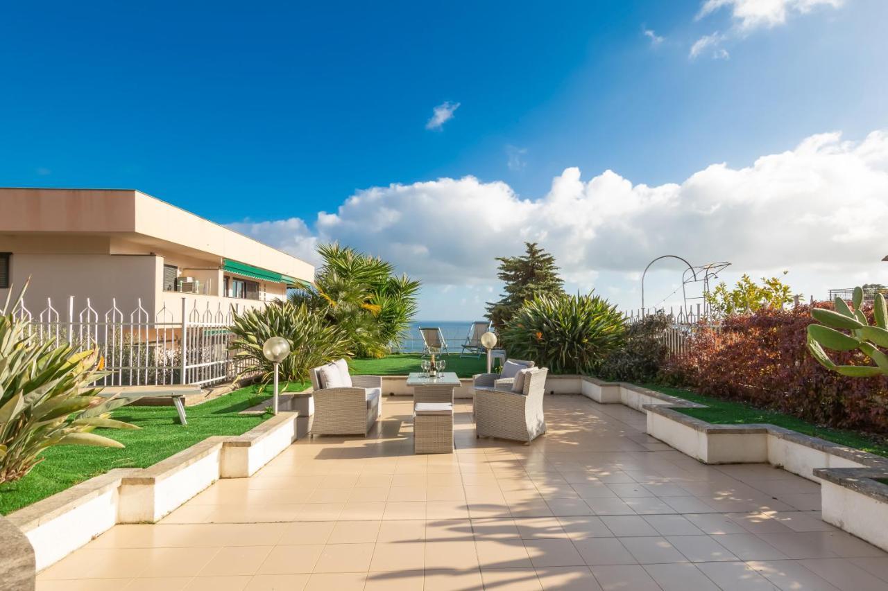 I Giardini Del Sole Con Piscina By Wonderful Italy Apartamento Sanremo Exterior foto